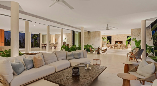 Magnificent 5BR Modern Tropical Villa With Pool, Prenota Villa Bávaro Punta Cana