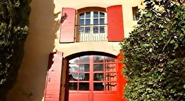 Quaint Villa in Aix-en-provence With Sauna, Забронировать Вилла Виллы Экс-ан-Прованса, рядом с Chapelle Penitents-gris (Chapelle des Bourras), Вилла