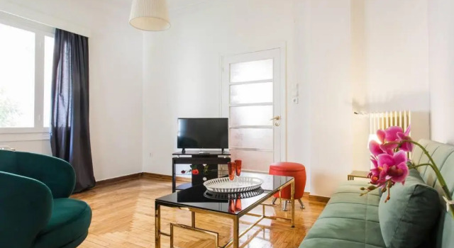 Amazing 3BDR Apt with Unique Roof Garden in Plaka, Забронировать Отель Неос-Космос Афины, рядом с Холм Филопаппос