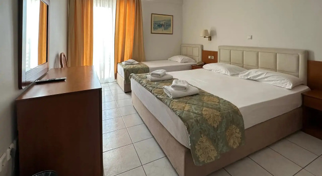 Трёхместный номер Hotel Ioni
