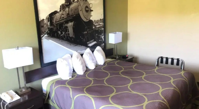 Habitación Super 8 by Wyndham Topeka/Wanamaker RD/I-70