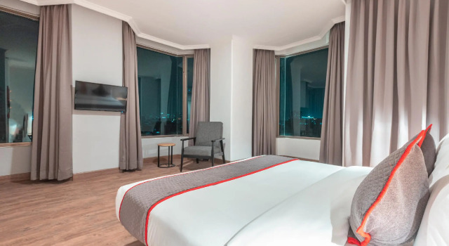 Двухместный номер Deluxe Super OYO Townhouse 2 Hotel Gunung Sahari
