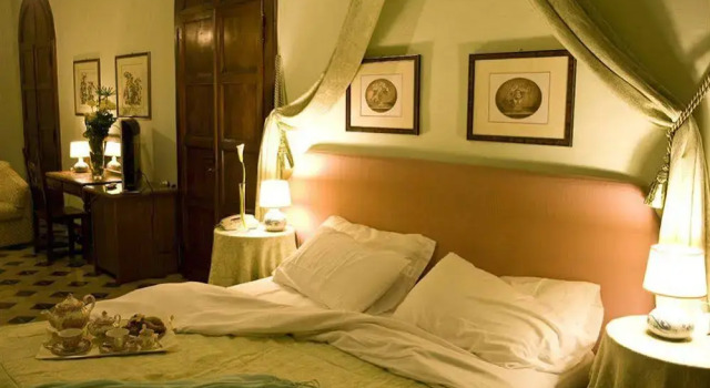 Castello dell'Oscano, Réserver Hôtel Cenerente Ombrie