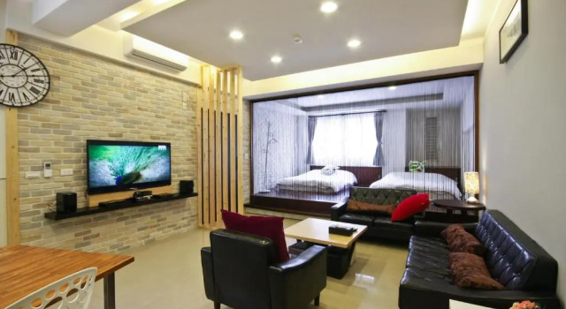 Camera sestupla Standard Q House