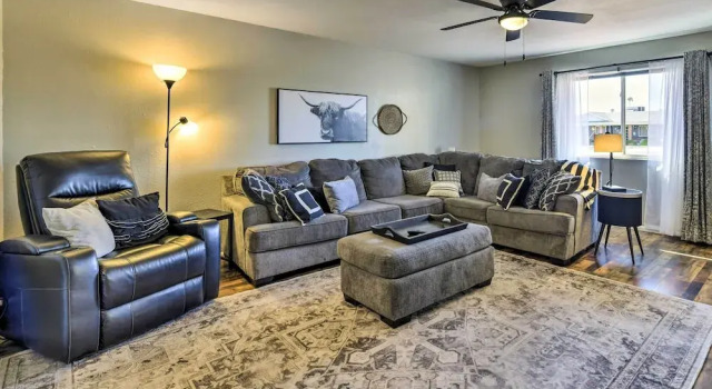 Family-Friendly Chandler Home Near Downtown!, Забронировать Дом для отпуска Чандлер 