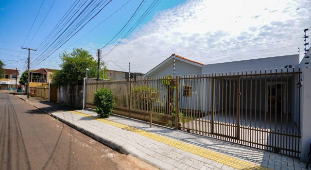 10 hóspedes - PISCINA água salgada - Cozinha GOURMET - 4 quartos - 3 banheiros - 2,1 km do Cataratas JL Shopping