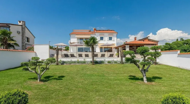 Aesthetic Villa With Private Pool