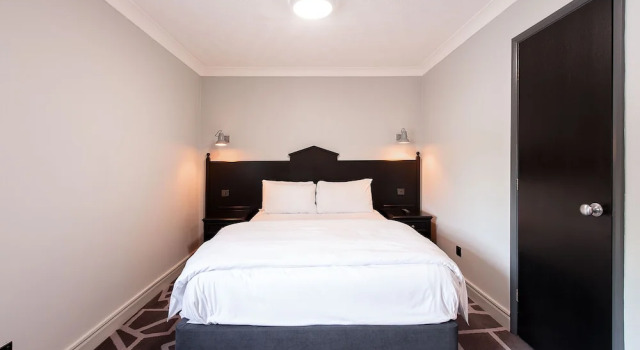 Двухместный семейный номер Standard Village Hotel Liverpool