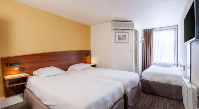 Трёхместный номер Standard Comfort Hotel Etampes