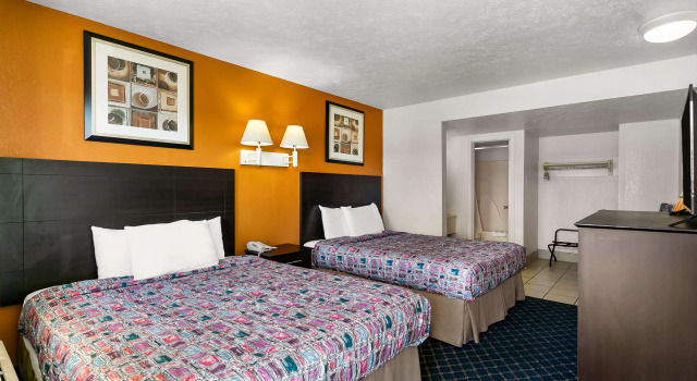 Четырёхместный номер Standard Americas Best Value Inn - Lincoln