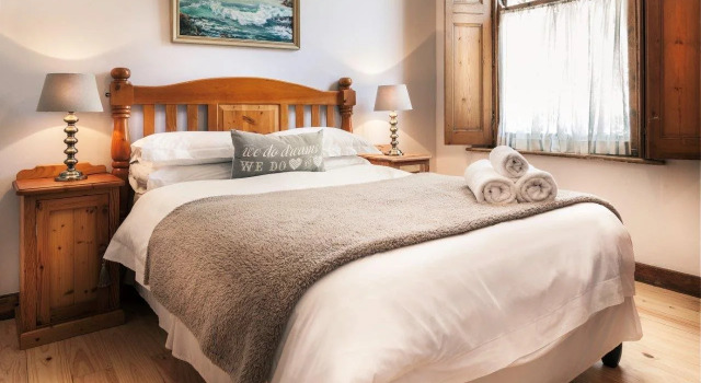 Avenues Guest House, Забронировать Гостевой дом Отели Стелленбос с завтраком, рядом с Eikestad Mall, Завтраки