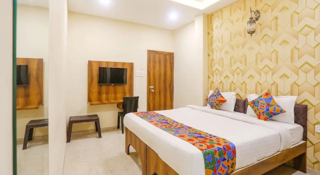 FabHotel Dreamz Inn, Забронировать Отель Отели штата Махараштры 3 звезды, 3*