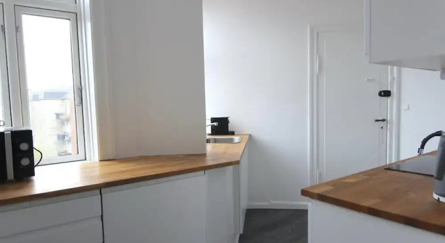 Beautiful 2-bed in Frederiksberg C W Balcony, Забронировать Апартаменты/квартира Апартаменты Копенгагена, рядом с Железнодорожная станция Vesterport, Апартаменты/квартира