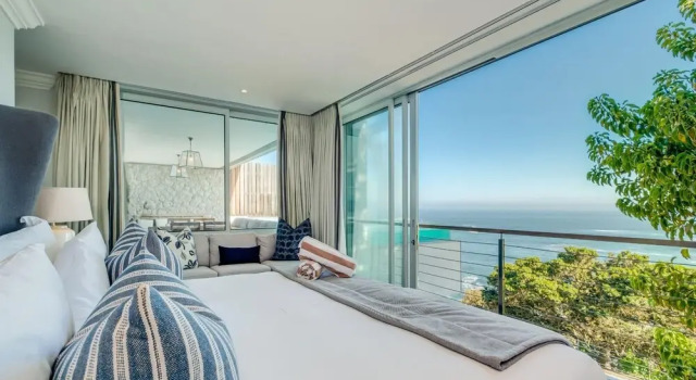 Gorgeous Camps Bay Apartment in Secure Block With Sea Views Caliche