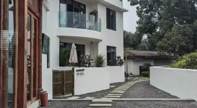 Zhenshan Qigu Hostel, Varaa Hostelli Hotellit Sichuan pysäköinnillä, Pysäköinti
