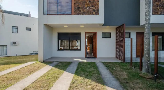 Condominium w/ Pool 500m From Ibiraquera Lagoon - VRS