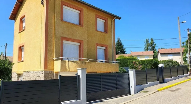 Aux Deux Lots, Book Pension Sorbiers Rhône-Alps
