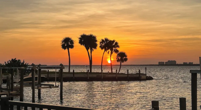 Private Beach & Pool Access! Fort Myers Getaway, Забронировать Дом для отпуска Коттеджи Айона, Коттедж