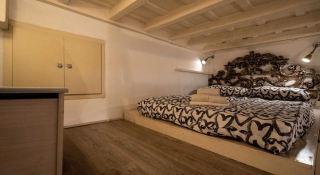 Close to San Pietro and Castel S Angelo Loft Gianicolo, Забронировать Отель Отели Рима с парковкой, рядом с Собор Святого Петра, Парковка