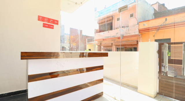 OYO 24142 Hotel Smart King, Забронировать Отель Отели штата Харьяны 3 звезды, 3*