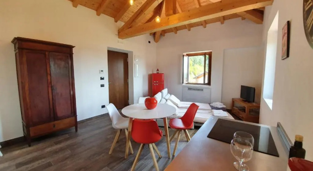 Четырёхместный номер Standard с видом на озеро Agriturismo Podere Nigriano