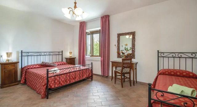 Stunning Home in Acquasparta -tr- With Wifi and 9 Bedrooms, Varaa Hotelli Acquasparta Umbria