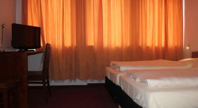 Hotel Charlton, Забронировать Отель Нордштадт Ганновер, рядом с GOP Varieté-Theater Hannover