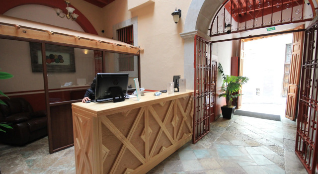Hotel de la Paz, Забронировать Отель Гуанахуато El Bajio, рядом с Аллея поцелуев