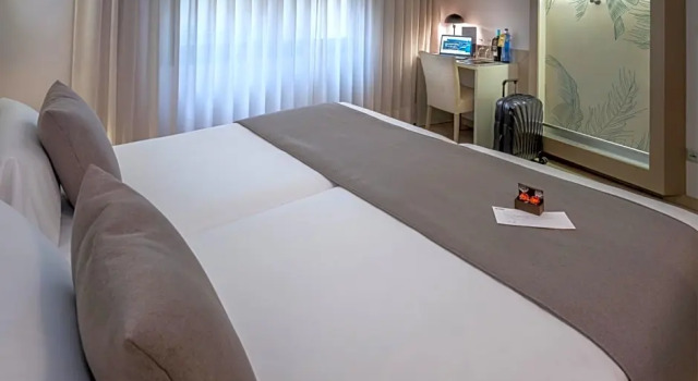 Номер Comfort Отель Serhs Del Port