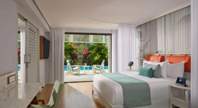 Полулюкс St Martin Beach Resort & Spa