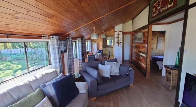 Wildwood Cabin - Sleeps 6, Hot Tub & Parking, Buchen Sie Ferienhaus Hotels in Schottland mit Parkplatz, Parkplätze