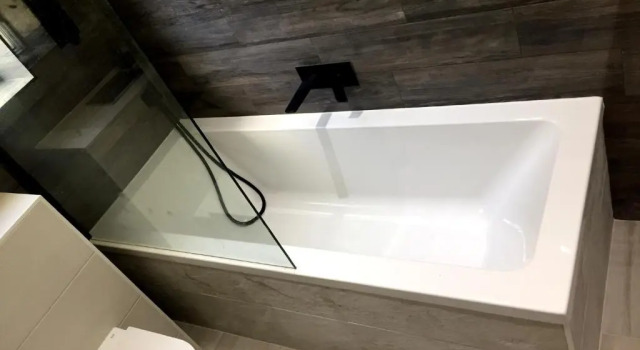 Spacious double bedrooms sharing new bathroom, en-suite option available, Kings Lynn, Rezervasyon Otel Merseyside ucuz oteller