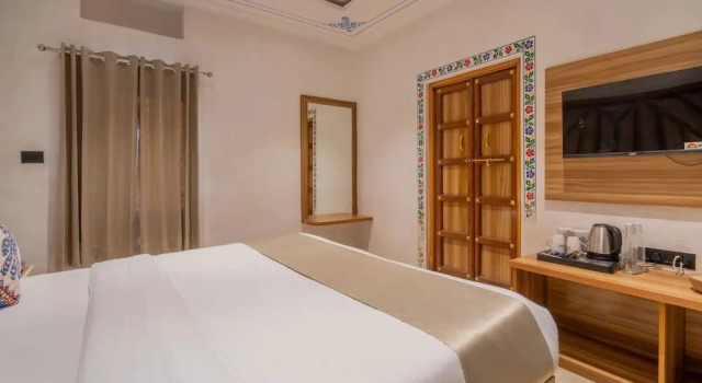 Люкс с видом на озеро Amoraya - A Lake View Heritage Haveli - Old City Udaipur