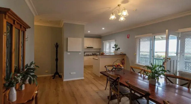 Flowerdale Estate, Book Hotel Hoteller i Strath Creek med parkering, Parkering