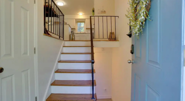 Коттедж Kiamesha Lake Home w/ Deck: 4 Mi to Resorts World!