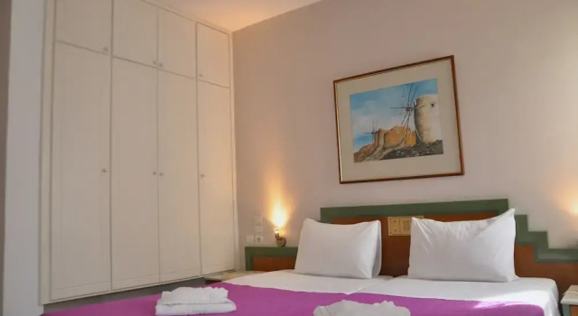 Двухместный номер Classic с балконом и с видом на город Helen Suites