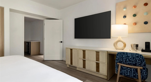 Четырёхместный номер Standard с видом на бассейн Hilton Scottsdale Resort & Villas