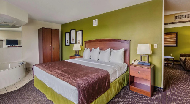 Двухместный люкс Deluxe AmericInn by Wyndham Wahpeton