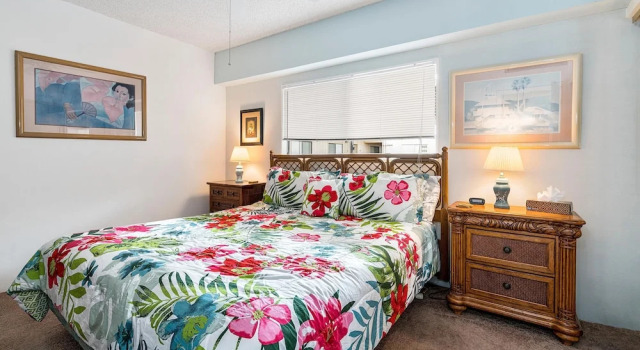 Kona Plaza#402