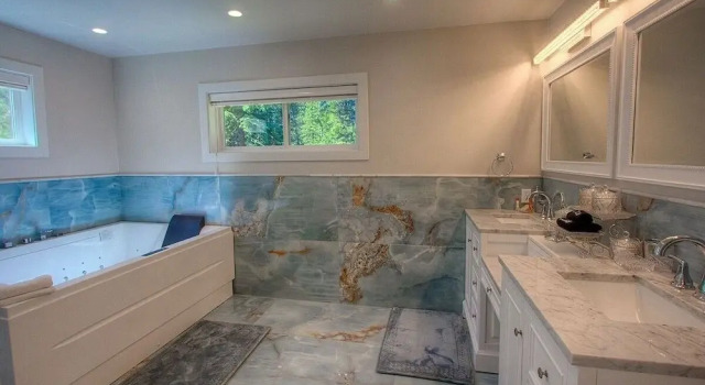 Коттедж Creek Side Summit 4 Bedroom Home by RedAwning