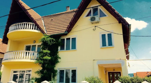 Pensiunea Vila Silva I, Varaa Hotelli Hotellit Hunedoara pysäköinnillä, Pysäköinti