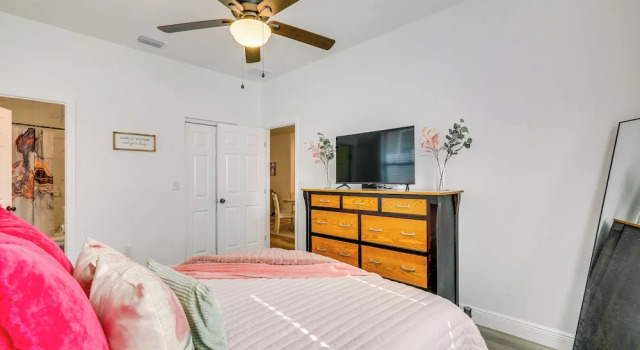 Charming Tampa Home < 3 Mi to Busch Gardens!