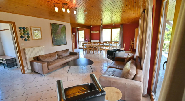 Spacious holiday home for 12 adults and 3 children with sauna / private pool, Забронировать Отель Ер провинция Намюр
