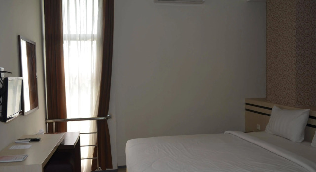 Regina Hotel, Buchen Sie Hotel Pemalang Central Java