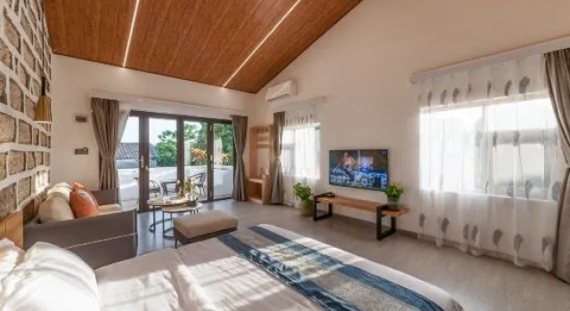 Кровать в общем номере Weizhou Island Lingjing Yunshan Homestay (Shell Beach)