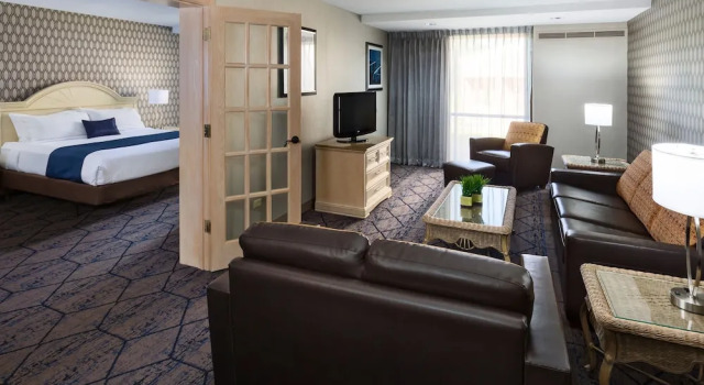 Двухместный люкс Premium с видом на поле для гольфа Lake Okoboji Resort and Conference Center