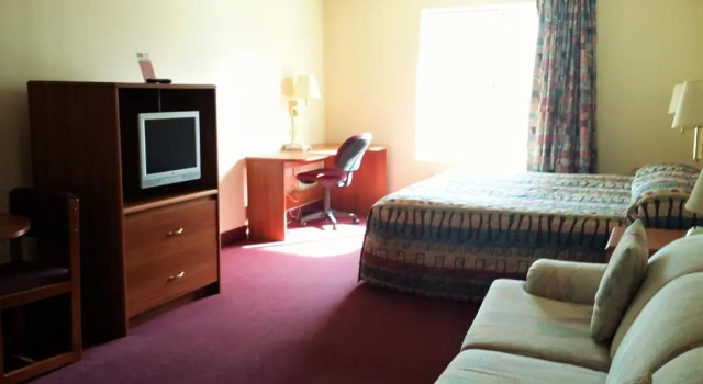 Люкс Budget Host Inn