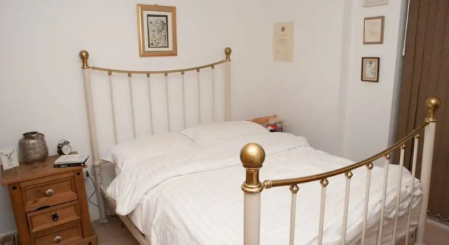 Modern 1 Bedroom Whapping Flat