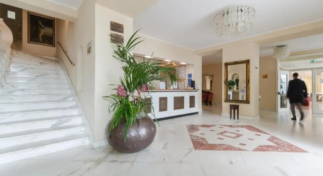 HOTIDAY Hotel Alassio, Забронировать Отель Отели Алассио с бассейном, Бассейн