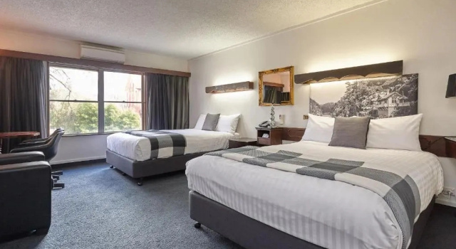 Четырёхместный номер Business Quality Hotel Colonial Launceston